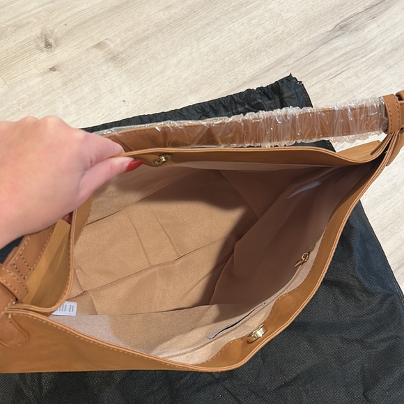 NWT Justfab slouchy hobo shoulder bag in camel - Picture 3 of 6